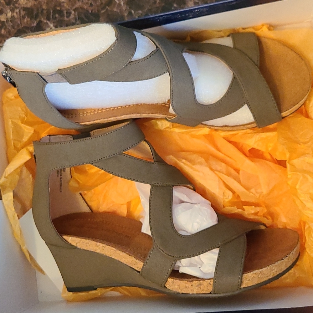 Adrienne Vittadini Wedge Sandal
